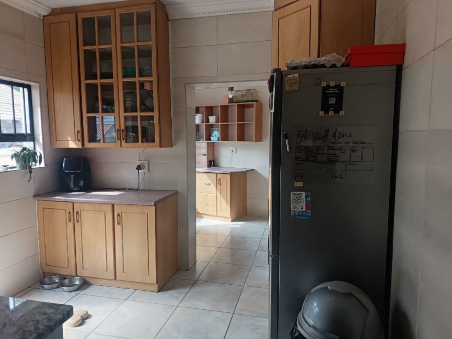 5 Bedroom Property for Sale in Monument Heights Northern Cape